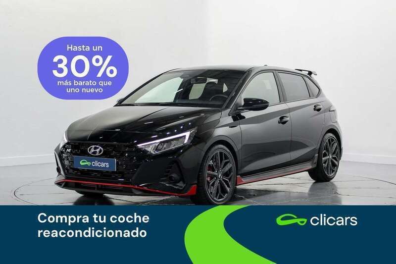 Negro Usado 2024 Hyundai i20 Utilitario | 24.990 € (Precio justo) - Imagen 1/4