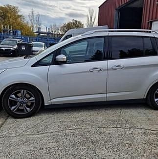 Usado Ford Grand C-Max Trend+ 125 CV (91 kW) 2018 Gris Monovolumen
