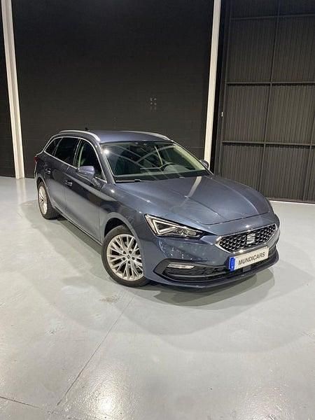 Usado Seat Leon 150 CV (110 kW) 2020 Negro Familiar