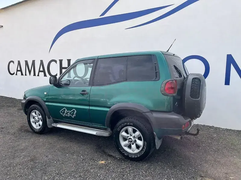 Usado Nissan Terrano Comfort 125 CV (91 kW) 2000 Verde SUV