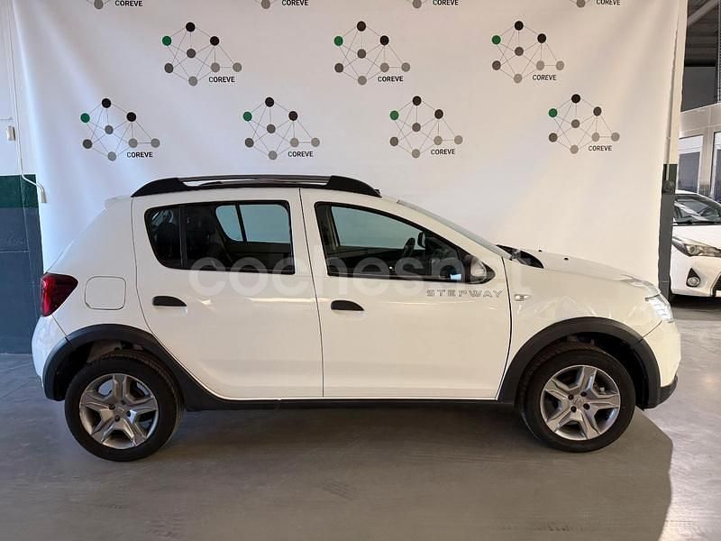 Usado Dacia Sandero Stepway 90 CV (66 kW) 2017 Blanco Berlina