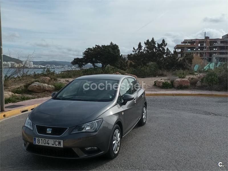 Gris / plata Usado 2015 Seat Ibiza Style Berlina | 7950 € (Buen precio) - Imagen 1/4