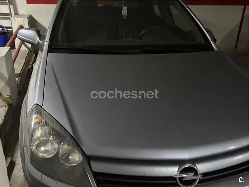 Usado Opel Astra Enjoy 90 CV (66 kW) 2005 Gris / plata Berlina