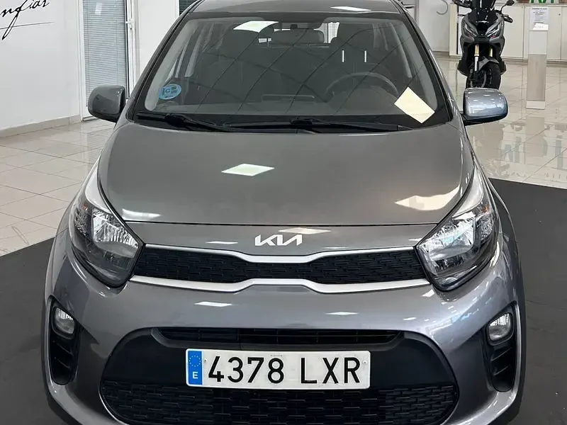 Usado Kia Picanto 67 CV (49 kW) 2022 Gris / plata Utilitario