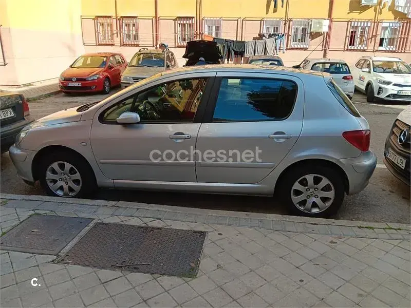 Käytetty Peugeot 307 110 HP (80 kW) 2005 Harmaa Sedan