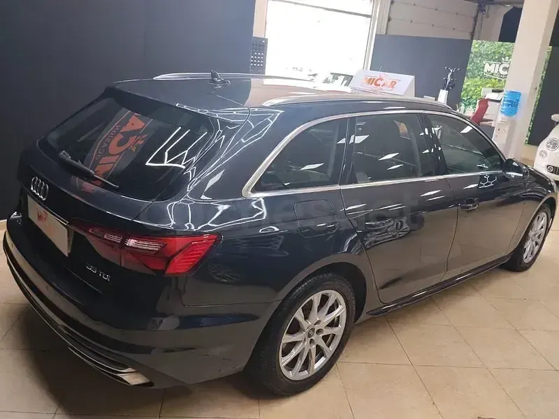 Usado Audi A4 Advanced Plus 150 CV (110 kW) 2020 Gris / plata Familiar