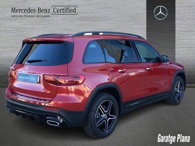 Usado Mercedes GLB200 150 CV (110 kW) 2025 Manufaktur rojo patagonia SUV