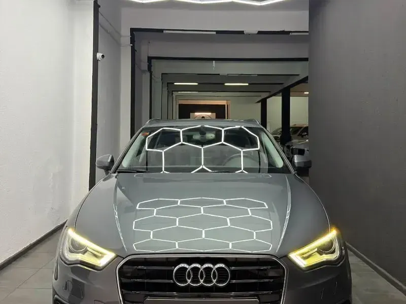 Usado Audi A3 S-Line 125 CV (91 kW) 2015 Gris / plata Berlina