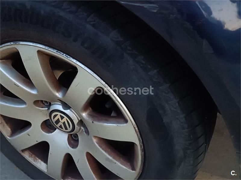 Usado VW Passat Trendline 130 CV (95 kW) 2002 Azul Familiar