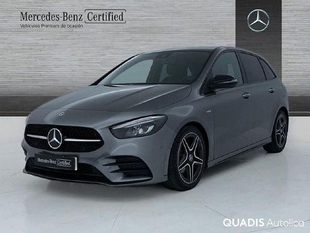 Usado Mercedes B200 AMG line 150 CV (110 kW) 2022 Gris montaña Monovolumen