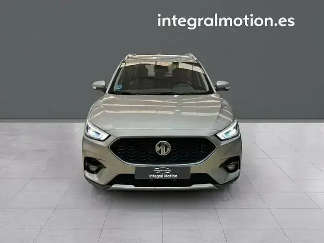 Usado MG ZS Luxury 106 CV (77 kW) 2022 Gris SUV