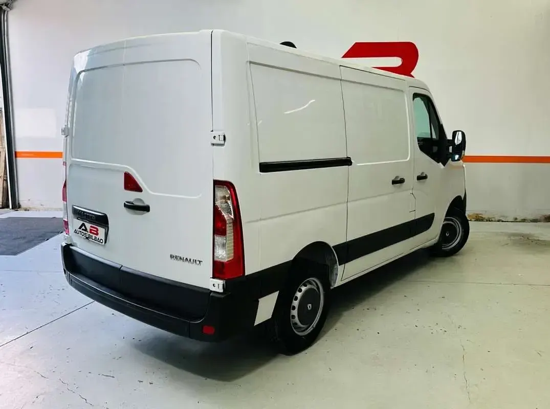 Usado Renault Master 135 CV (99 kW) 2020 Blanco Monovolumen