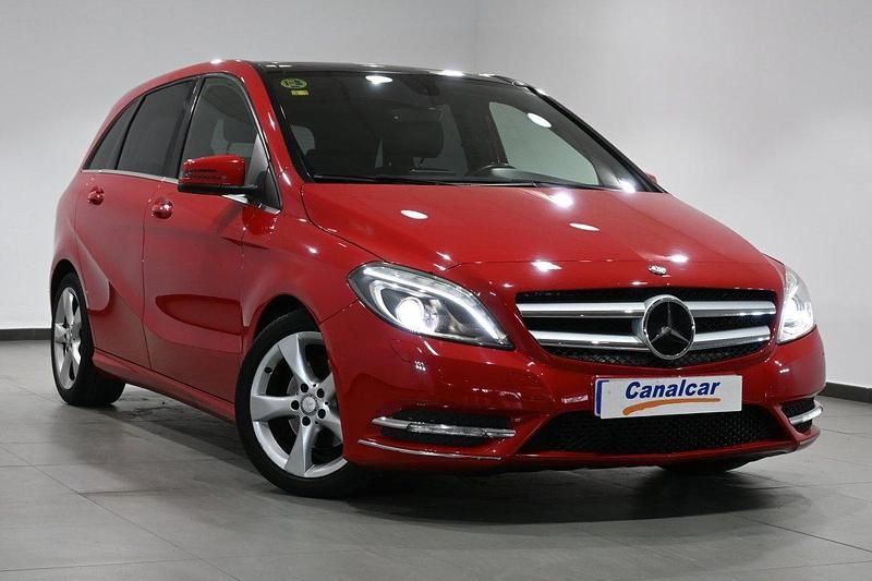 Begagnad Mercedes B180 109 HK (80 kW) 2014 Grå Minibuss