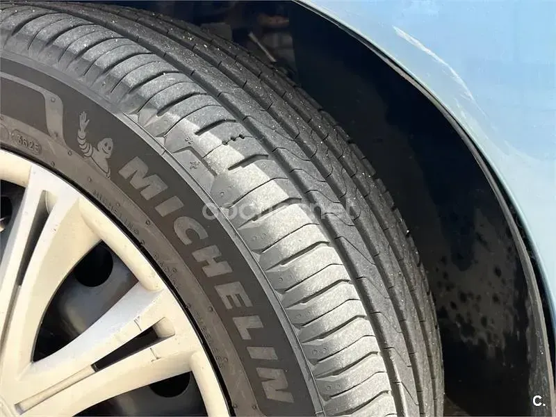 Usado Volvo S40 Momentum 170 CV (125 kW) 2004 Azul Berlina