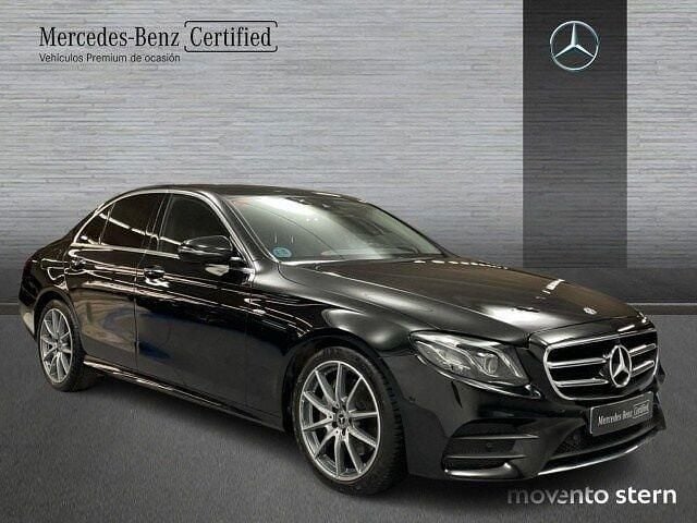 Usado Mercedes E200 AMG line 160 CV (117 kW) 2020 Negro obsidiana Berlina
