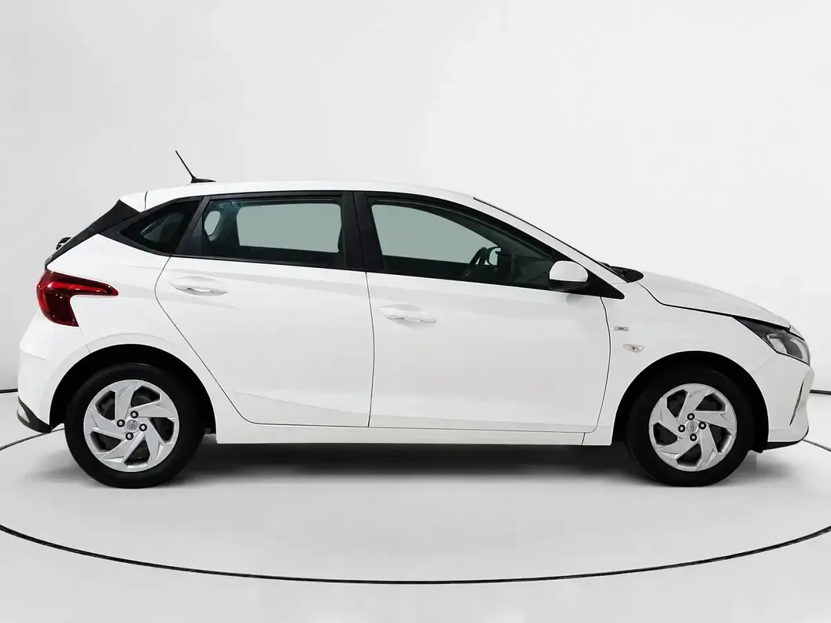 Usado Hyundai i20 101 CV (74 kW) 2022 Blanco Utilitario