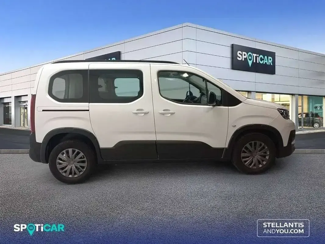 Usado Peugeot Rifter Allure 101 CV (74 kW) 2023 Blanco Monovolumen