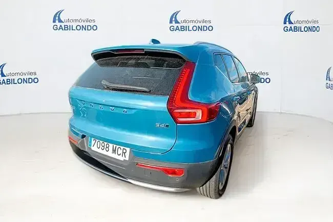Usado Volvo XC40 Plus 197 CV (144 kW) 2022 Azul SUV