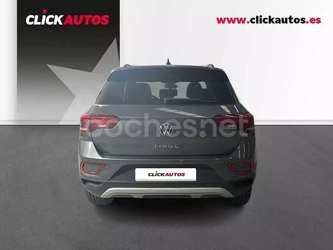 Usado VW T-Roc Life 110 CV (80 kW) 2024 Gris SUV
