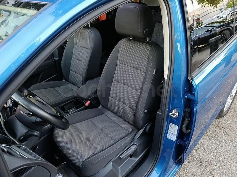 Usado VW Touran Advance 150 CV (110 kW) 2021 Azul Monovolumen