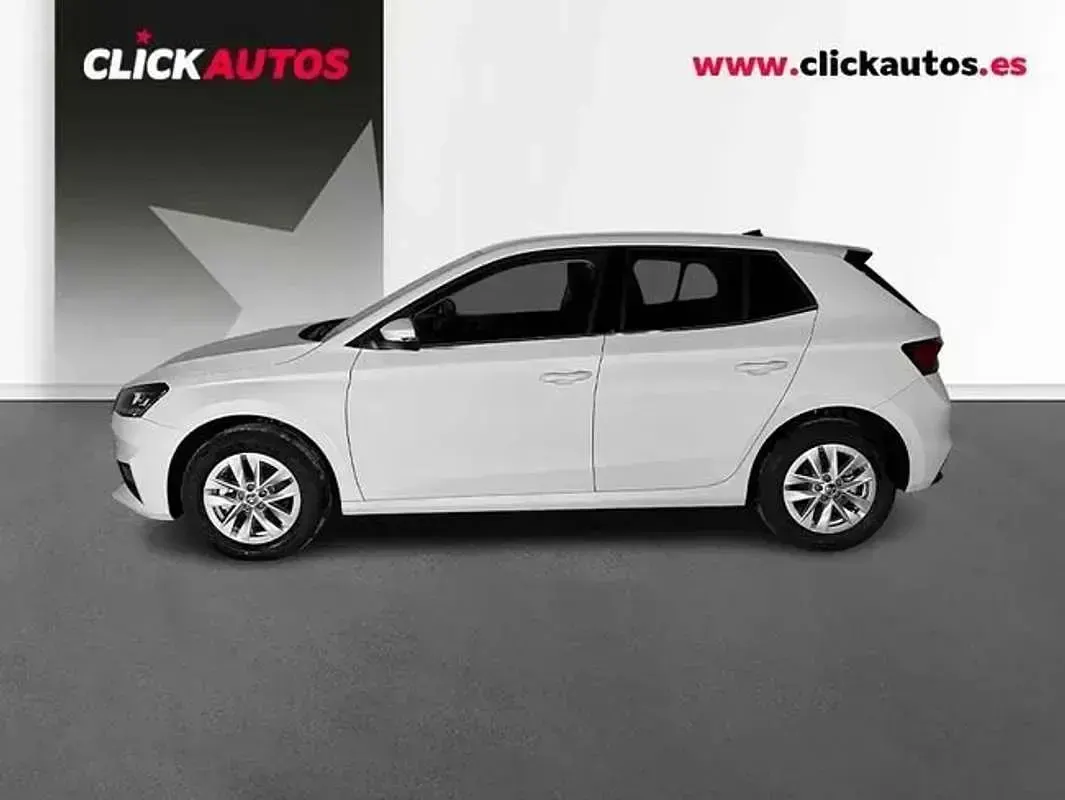 Käytetty Skoda Fabia Selection 116 HP (85 kW) 2025 Valkoinen Viistoperä
