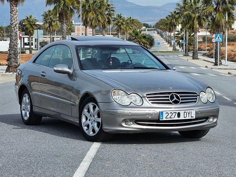 Usado Mercedes CLK270 Elegance 170 CV (125 kW) 2005 Marrón Coupe