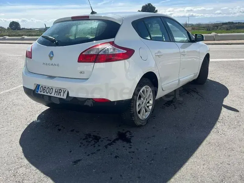 Usado Renault Mégane III Dynamique 130 CV (95 kW) 2013 Blanco Berlina