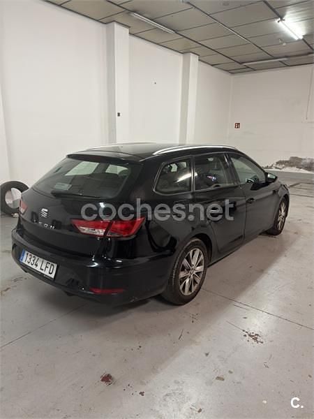 Usado Seat Leon ST Reference 130 CV (95 kW) 2020 Negro Familiar