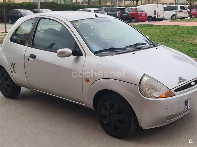 Usado Ford Ka 70 CV (51 kW) 2006 Gris / plata Utilitario