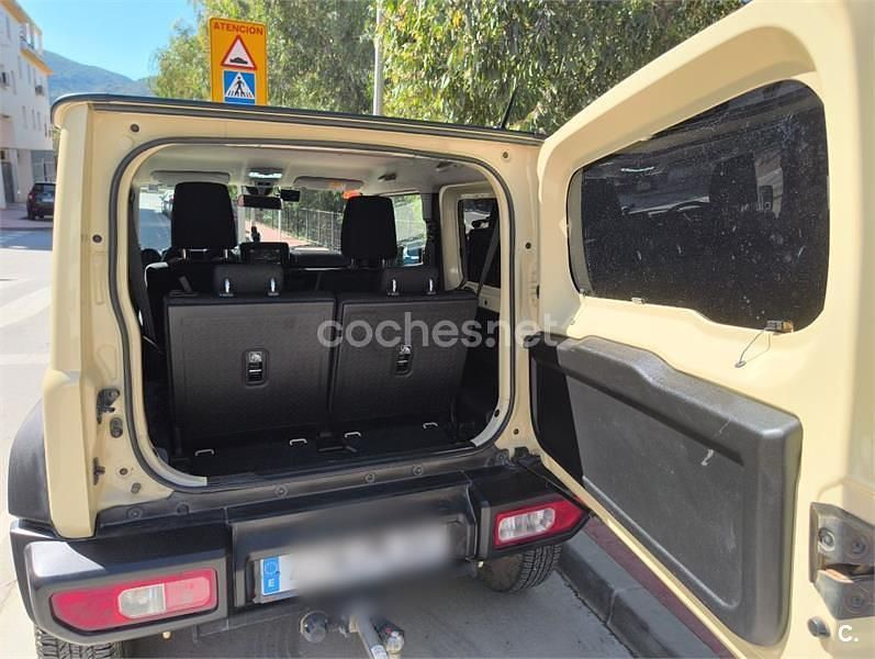 Begagnad Suzuki Jimny 102 HK (75 kW) 2019 Beige SUV