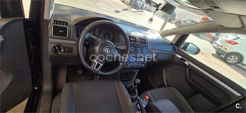 Usado VW Touran Edition 105 CV (77 kW) 2012 Negro Monovolumen