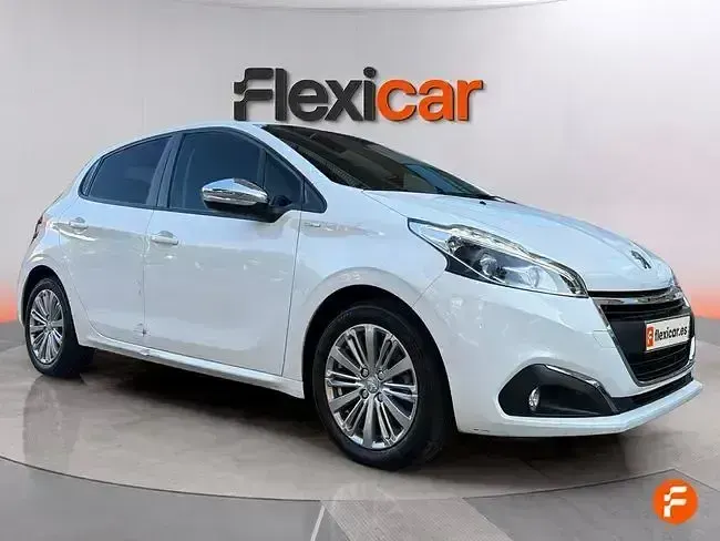 Usado Peugeot 208 GT-line 110 CV (80 kW) 2018 Blanco Utilitario