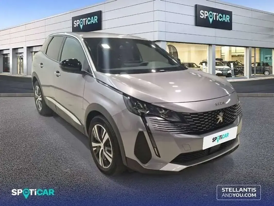 Usado Peugeot 3008 Allure 179 CV (131 kW) 2024 Gris SUV