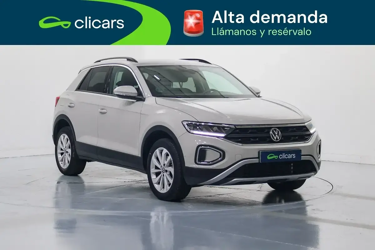 Usado VW T-Roc Life 150 CV (110 kW) 2023 Beige SUV