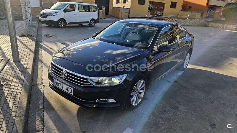 Gris / plata Usado 2015 VW Passat Advance Berlina | 9800 € (Un poco caro) - Imagen 1/4