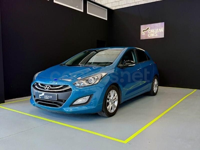 Usado Hyundai i30 110 CV (80 kW) 2014 Azul Berlina