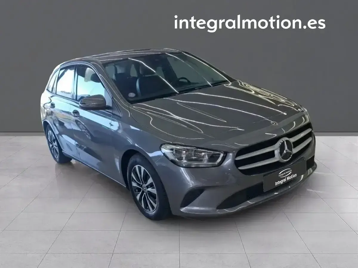 Occasion Mercedes B180 115 PK (84 kW) 2020 Grijs MPV