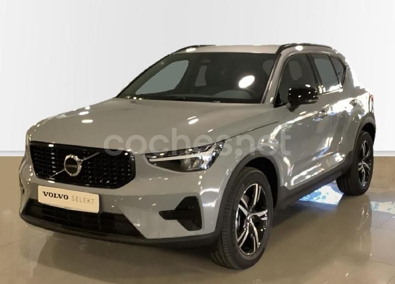 Gris / plata Nuevo 2025 Volvo XC40 Plus SUV | 38.200 € (Buen precio) - Imagen 1/4
