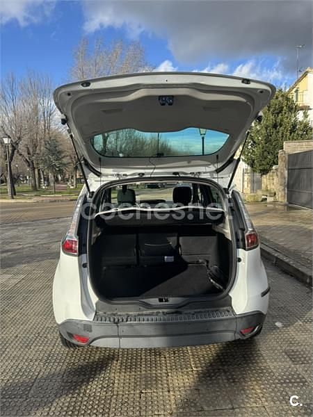 Usado Renault Scénic III LIMITED 110 CV (80 kW) 2016 Blanco Monovolumen