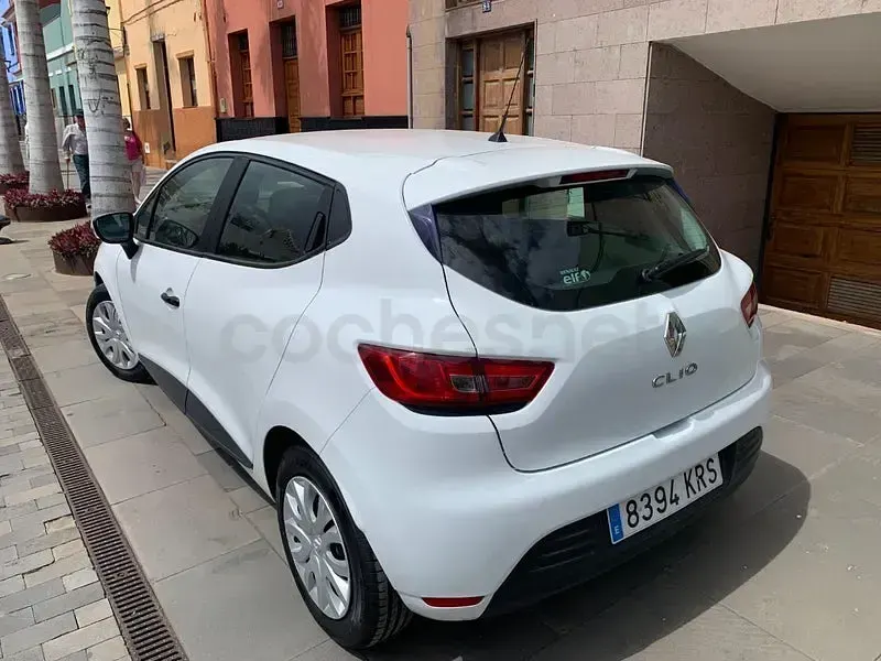 Usado Renault Clio IV Business 76 CV (55 kW) 2018 Blanco Berlina
