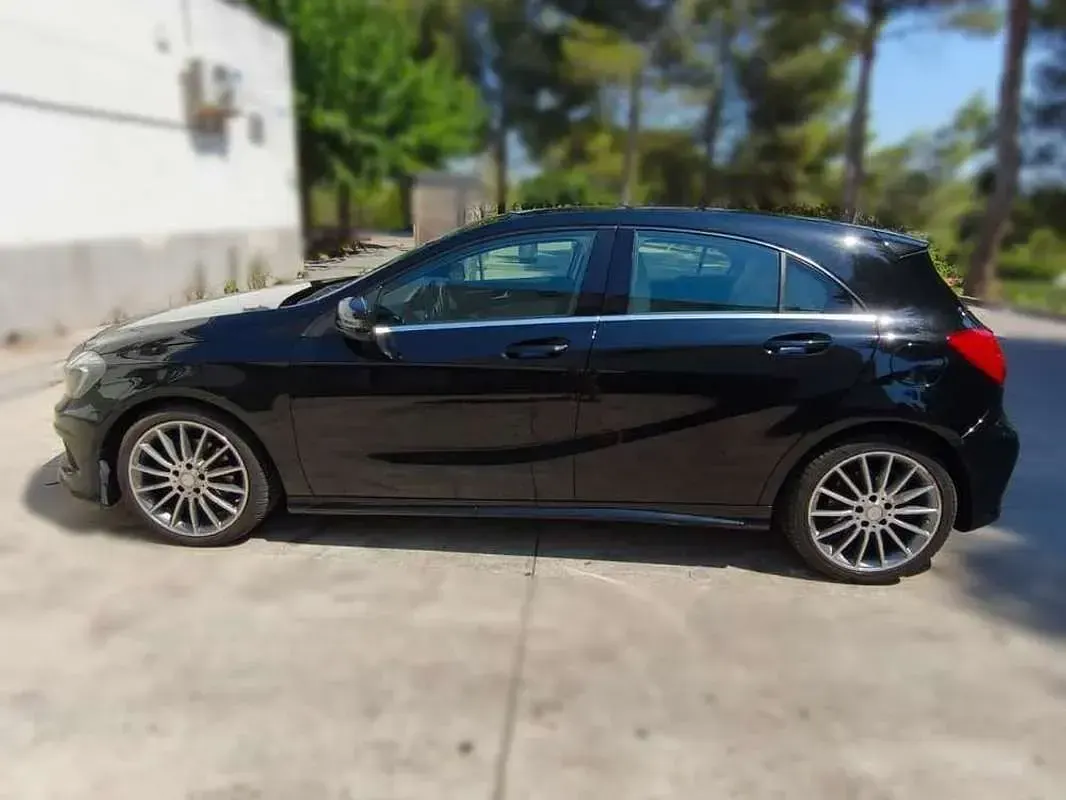 Usado Mercedes A200 AMG line 136 CV (100 kW) 2014 Negro Utilitario