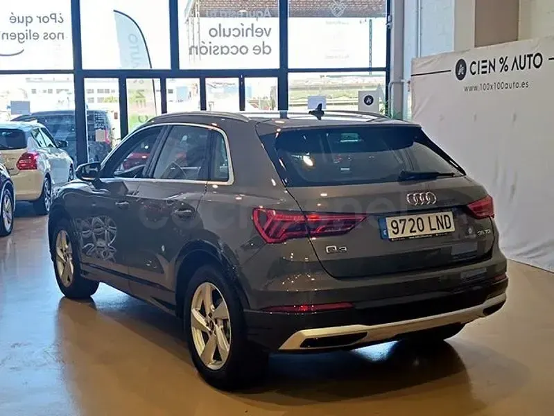 Usado Audi Q3 Advanced Plus 150 CV (110 kW) 2021 Gris / plata SUV