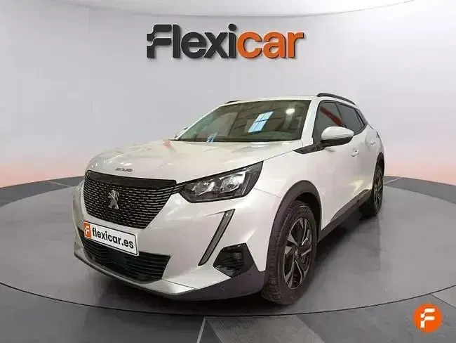 Usado Peugeot 2008 Allure 130 CV (95 kW) 2020 Blanco SUV