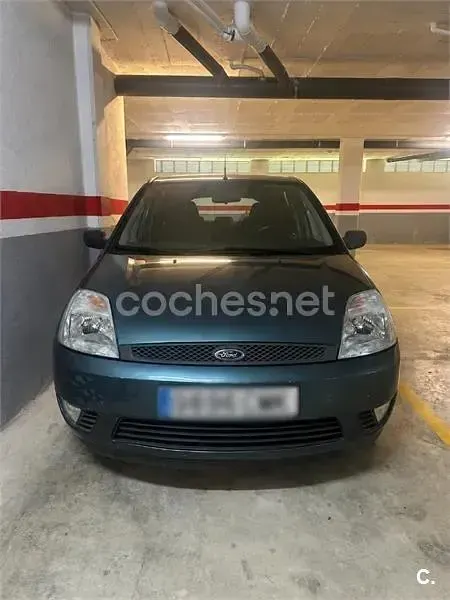 Usado Ford Fiesta Ambiente 68 CV (50 kW) 2003 Verde Utilitario