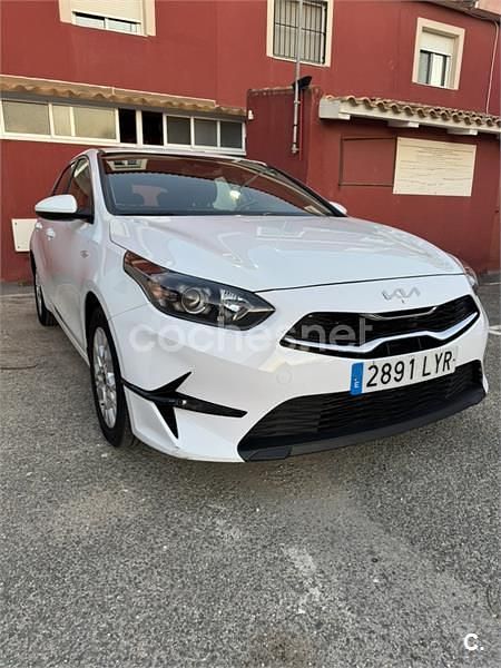 Usado Kia Ceed 100 CV (73 kW) 2022 Blanco Utilitario