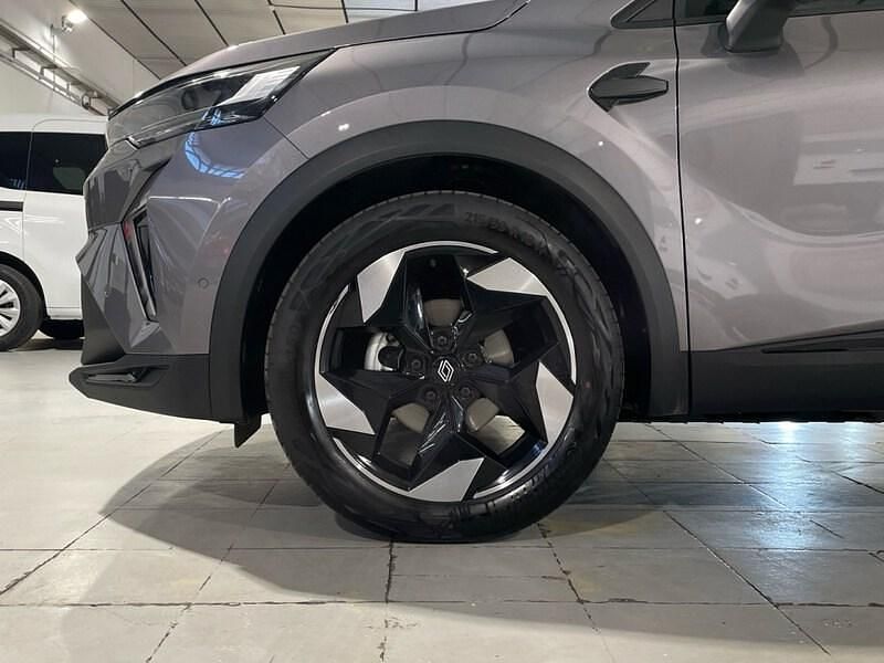 Usado Renault Captur Techno 100 CV (73 kW) 2025 Gris SUV