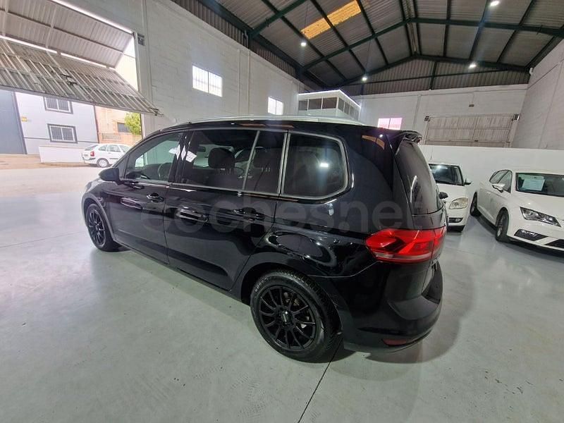 Negro Usado 2016 VW Touran Business Monovolumen | 14.799 € (Caro) - Imagen 1/4