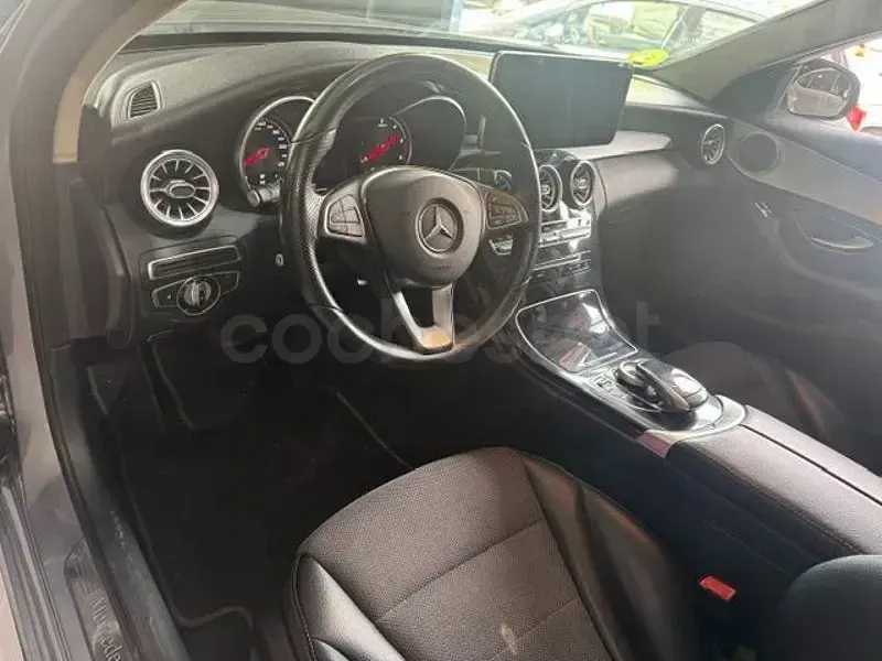Usado Mercedes C220 AMG line 170 CV (125 kW) 2016 Gris / plata Berlina