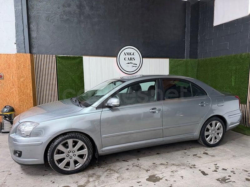 Usado Toyota Avensis Executive 126 CV (92 kW) 2008 Gris / plata Berlina