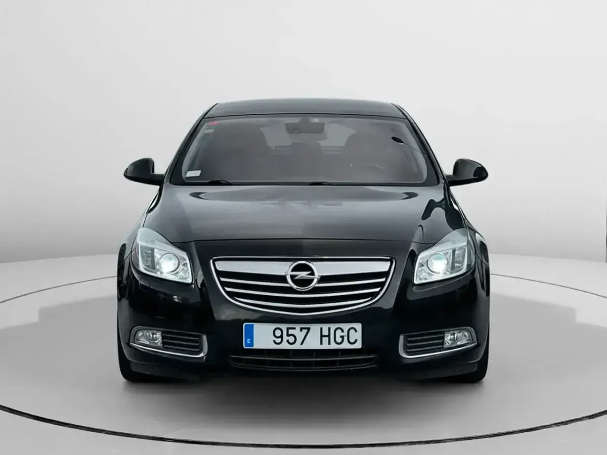 Usado Opel Insignia Sport 160 CV (117 kW) 2011 Negro Berlina